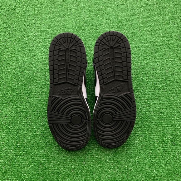 🐼*NEW* Air Jordan 1 Mid “Carbon Fibre” (GS) - Picture 7 of 10